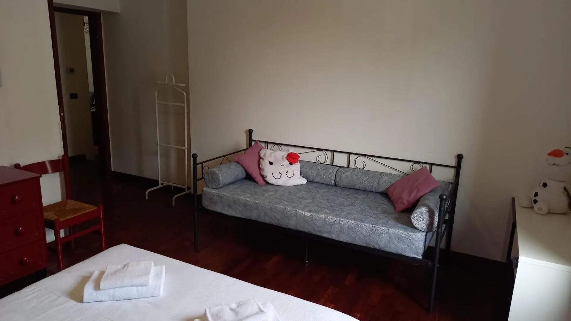 Comfortable Typical Old Style Apartment Milan