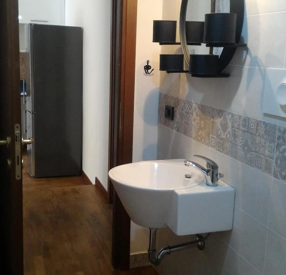 Comfortable Typical Old Style Apartment Milan