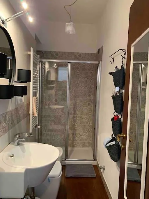 Comfortable Typical Old Style Apartment Milan