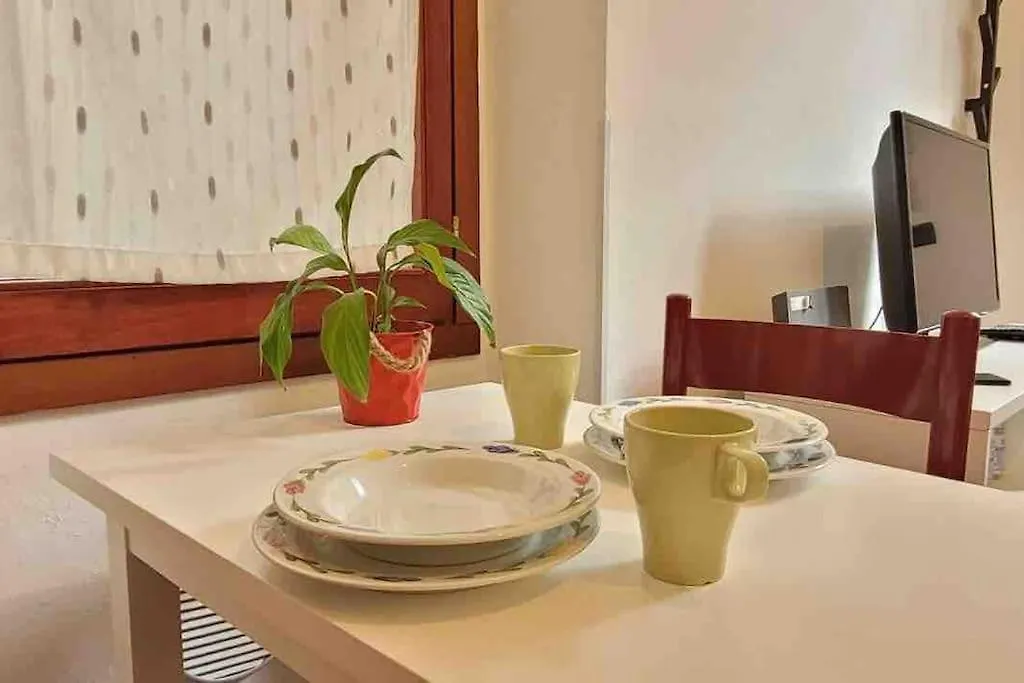 Comfortable Typical Old Style Apartment Milan