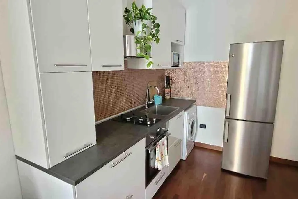 Comfortable Typical Old Style Apartment Milan Italy