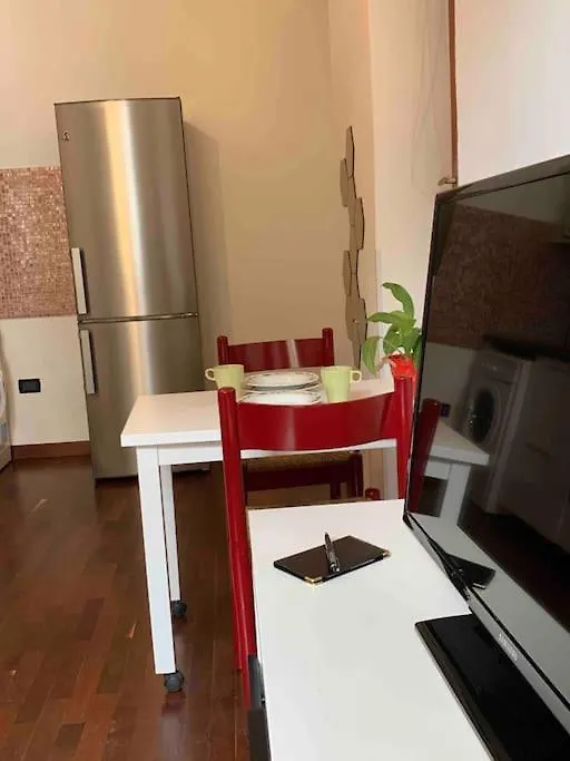 Comfortable Typical Old Style Apartment Milan 0*,