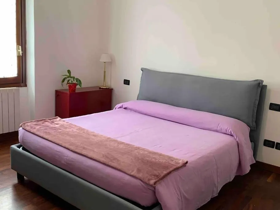 Comfortable Typical Old Style Apartment Milan