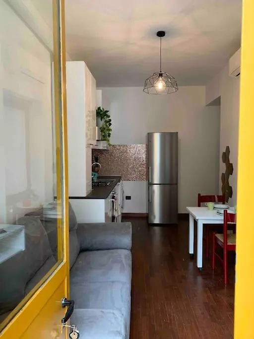 Comfortable Typical Old Style Apartment Milan