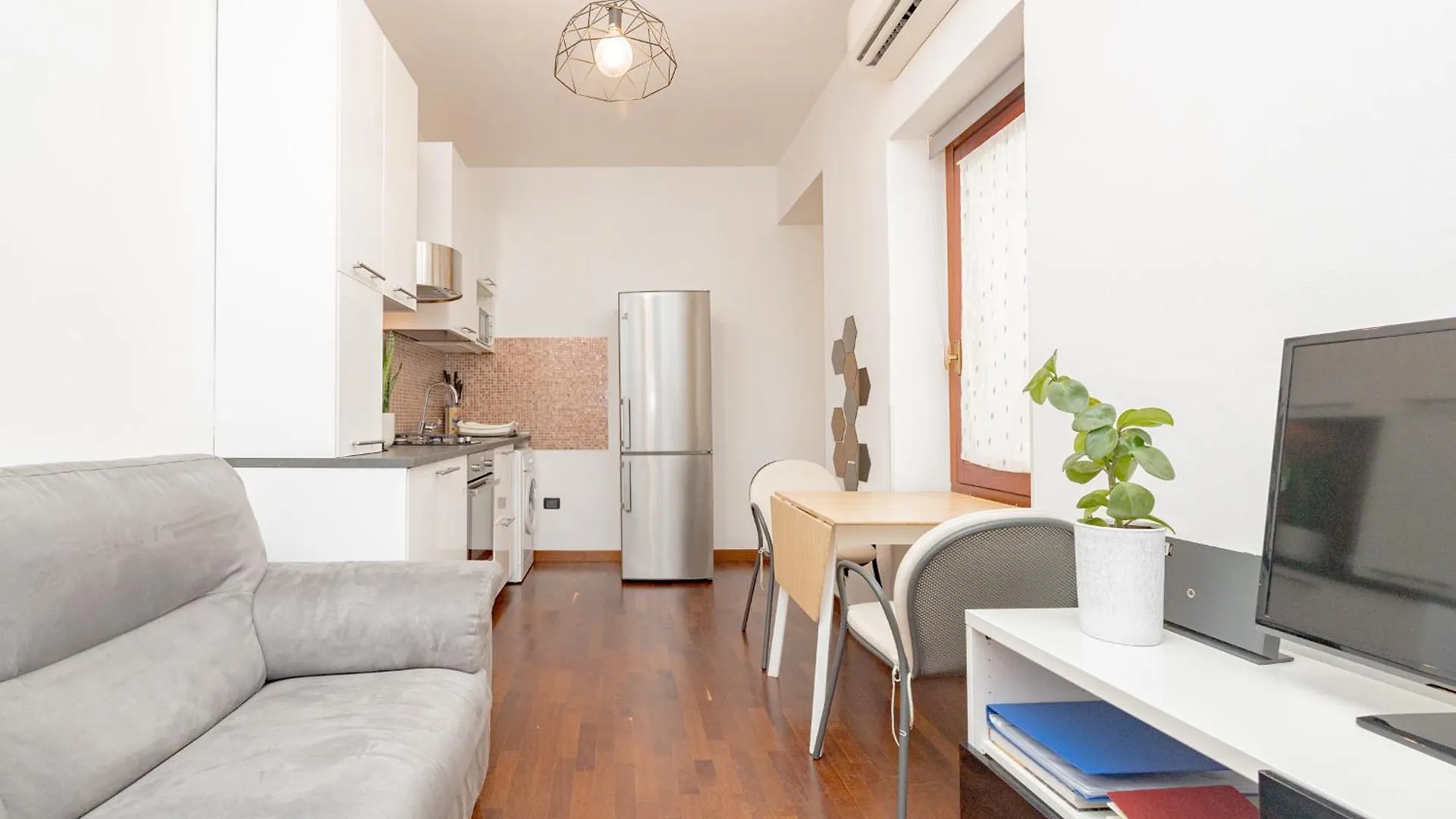 Comfortable Typical Old Style Apartment location