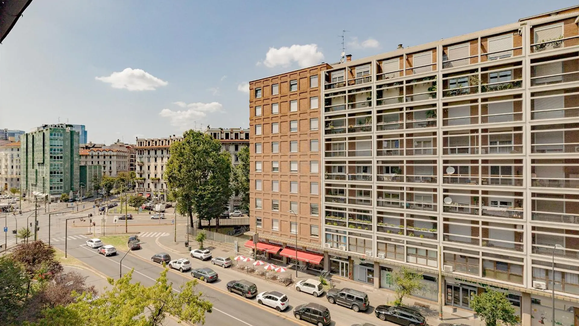 Comfortable Typical Old Style Apartment Milan