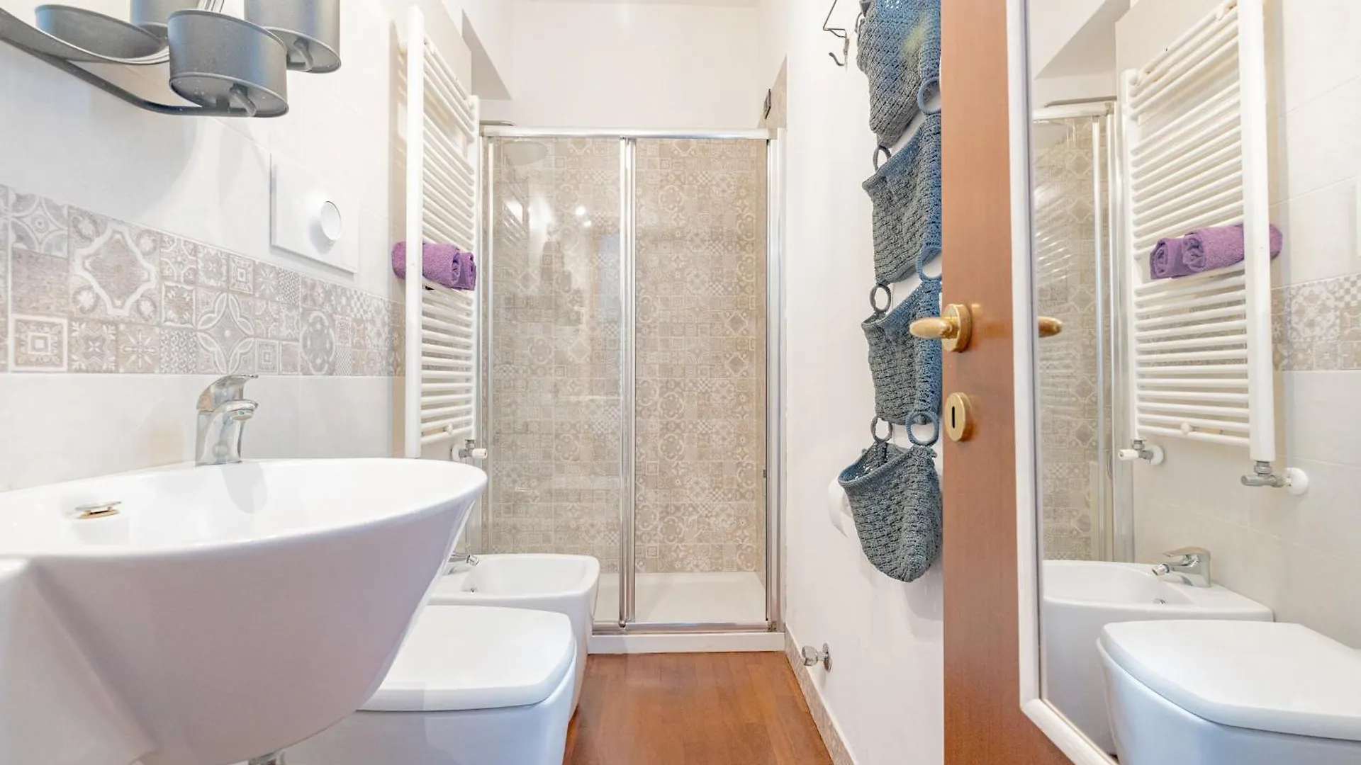 Comfortable Typical Old Style Apartment Milan Italy